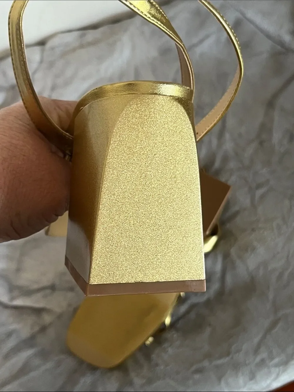 NWOB Mostrin Gold Strappy Block Heel Sandals Size 8.5 US 39 UK womens